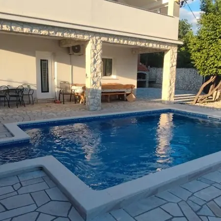 Vila Petra Ledenice