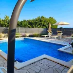 Vila Petra Ledenice