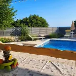 Petra Vila Ledenice