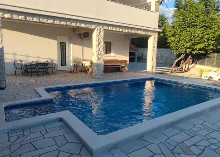 Villa Petra Ledenice